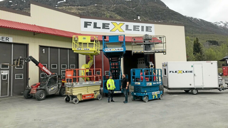 NORD: Flexleie utvider til Bjerkvik. På bildet er Steinar Stafne (t.v) som blir driftsleder ved avdelingen og Petter Johnsen som er salgssjef Samferdsel i Flexleie.