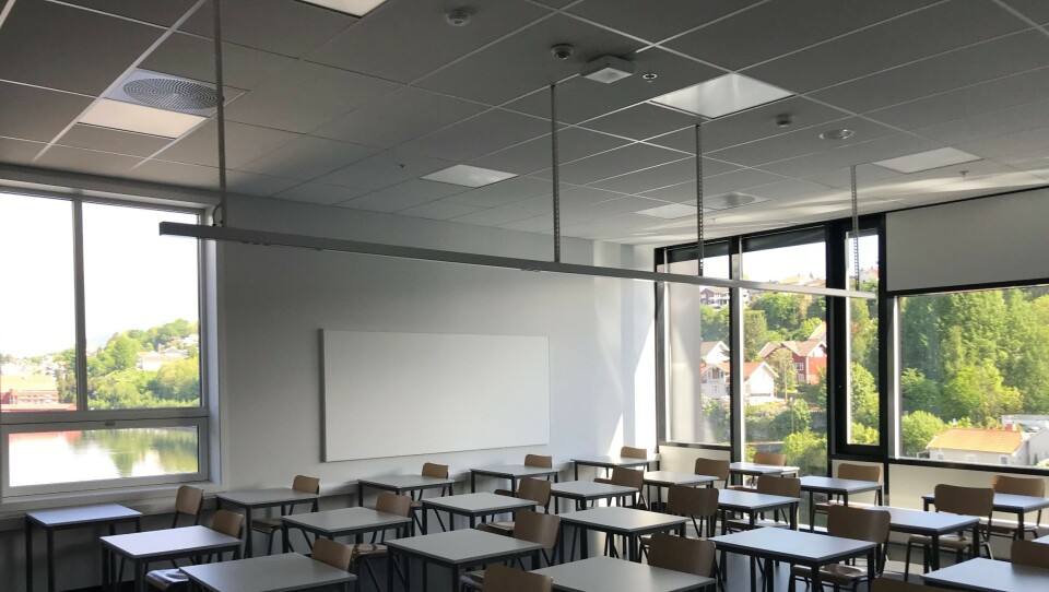 Rockfon, fått montert 11.500 m² akustikkløsninger på Skien vgs.