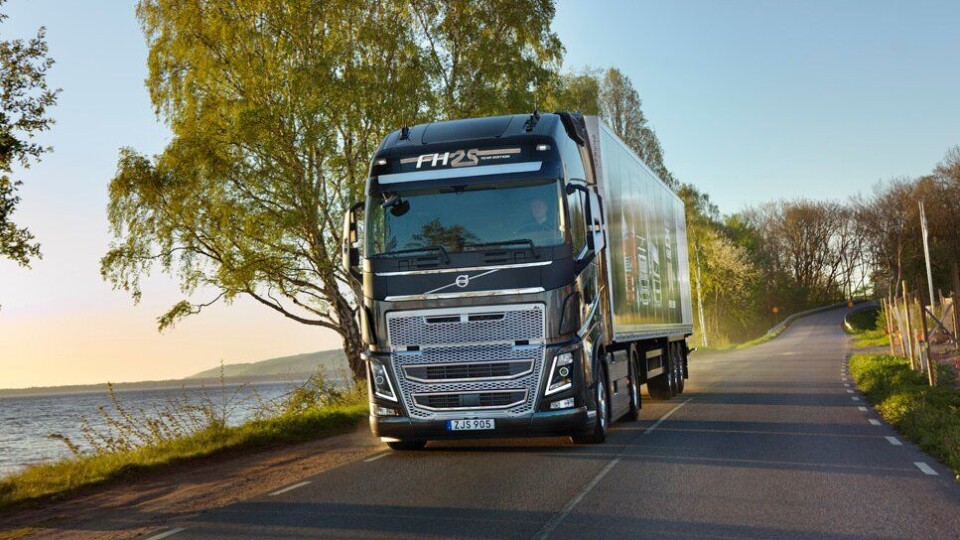 Volvo FH16-versjonen av jubileumsbilen har en stilig grå lanseringsfarge, Mammoth Tree Metallic. Men den kan også leveres i hvilken som helst tilgjengelig farge.