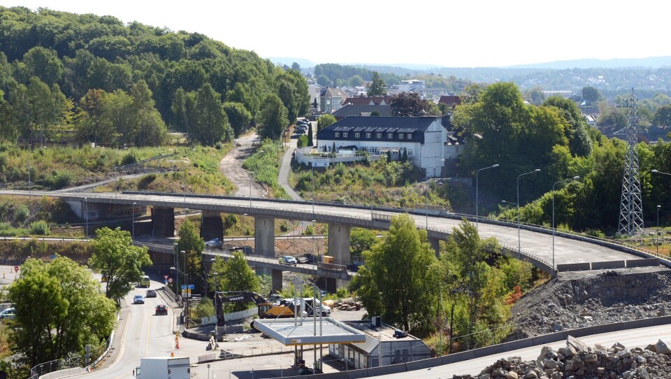 Disse to bruene sprenges ned fredag 10. august.