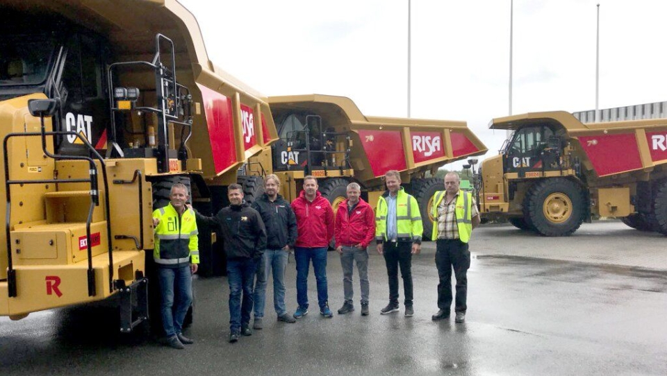Risa Service mottok fire tipptrucker fra Pon Equipment i august 2018 som skal gå i Risas prosjekter.