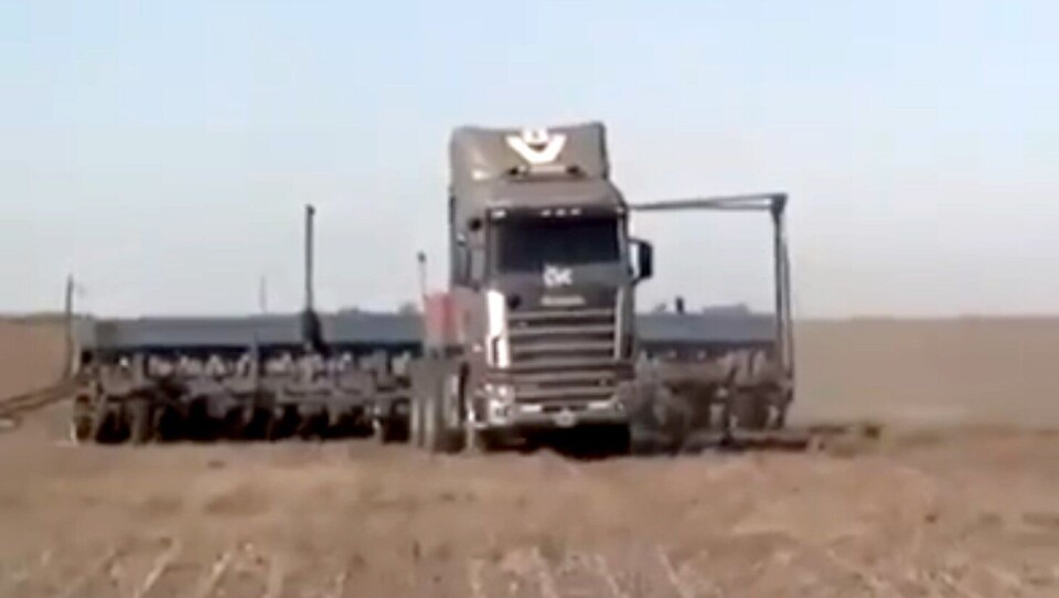 Scania traktor.