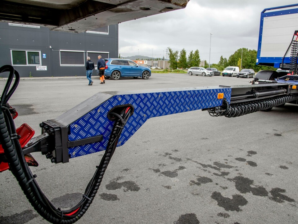 INNBYGD: Alle hydraulikkslanger og ledninger ligger inne i det hydraulisk utskyvbare draget.