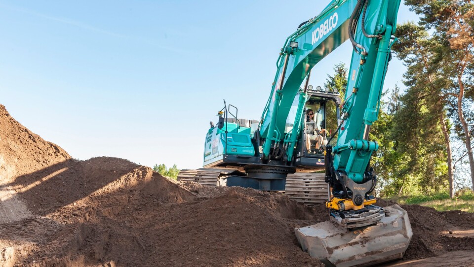 Fra våren 2019 selges Kobelco-modellen SK200/SK210-10 med Engcons tiltrotator og Leica gravesystem.