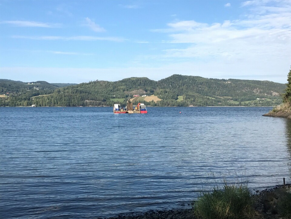 Boreriggen på plass utenfor Moelv. Boreriggen på plass utenfor Moelv.