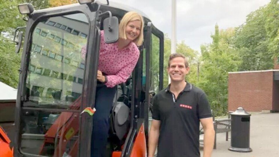 Stortingsrepresentant Guri Melby tok turen innom OHG for å overvære åpningen av innovasjonscampen. Her sammen med Thomas Astrup fra Cramo.