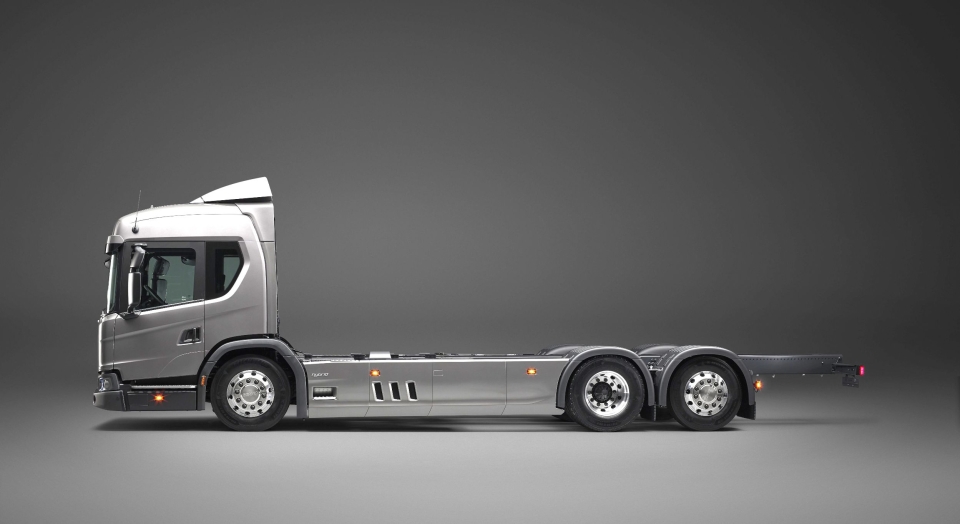 Scania L 320 6x2 hybrid.