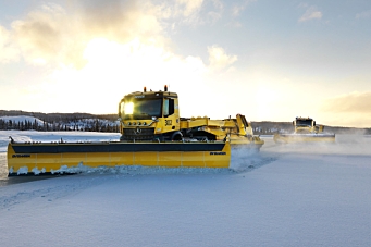 Selvkjørende brøytebiler på Oslo lufthavn i vinter