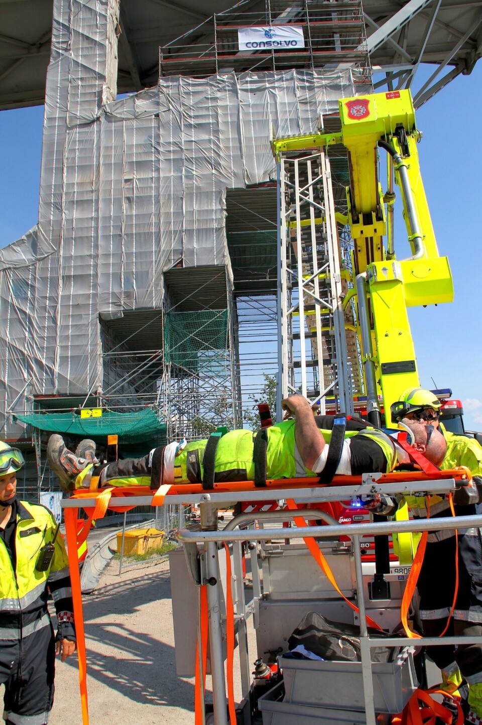 ØVELSE: Hovedverneombud Ståle Stensland deltar på alle redningsøvelser i forbindelse med Consolvos prosjekter, slik som her fra Fredrikstadbrua i 2016.