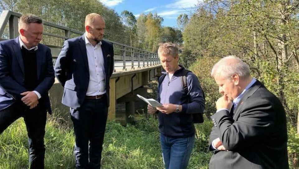 Olav Veum, Jon Georg Dale, Dag Skjølaas og Bård Hoksrud på brubefaring. Olav Veum, Jon Georg Dale, Dag Skjølaas og Bård Hoksrud på brubefaring.
