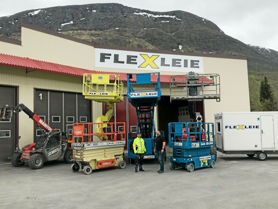 Flexleie AS utvidet med ny avdeling i Bjerkvik Næringspark utenfor Narvik i 2018. På bildet er Steinar Stafne (t.v) som blir driftsleder ved avdelingen og Petter Johnsen som er salgssjef Samferdsel i Flexleie.