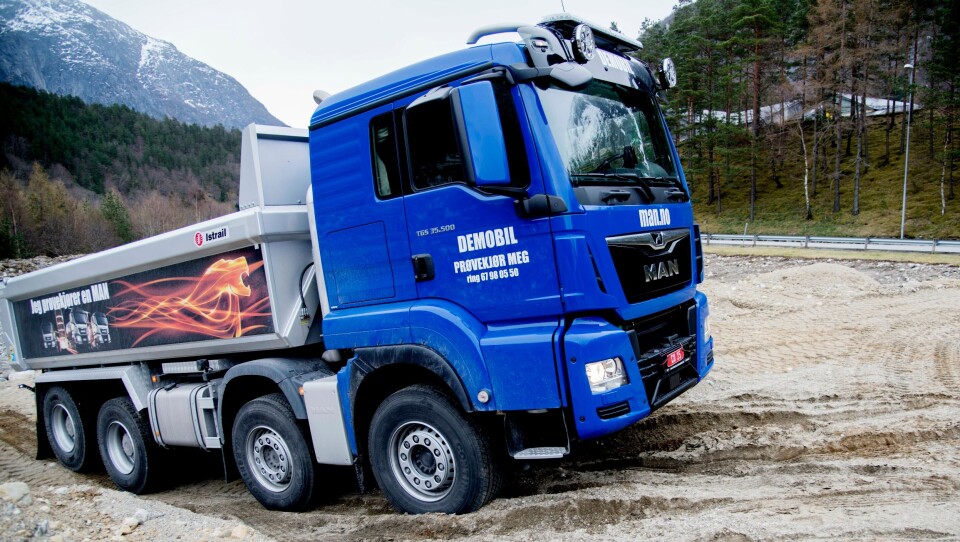 MAN Truck & Bus Norge har økt salget i alle lastebilsegmentet, men det er i den tyngste klassen de virkelig har fått sving på salget.På bildet: MAN TGS 35.500 - 8x4 tippbil med påbygg fra Istrail.