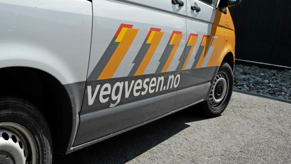Arbeidstakerorganiasjoner vil møte samferdselsministeren for å snakke om overføringen av fylkesveiadministrasjonen fra Vegvesenet til fylkeskommunene.