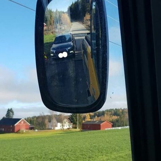 Opptre med varsomhet og i samspill med maskinførere og andre anleggsarbeidere når du passerer veiprosjekter, oppfordrer maskinfører Thomas Westerås. Opptre med varsomhet og i samspill med maskinførere og andre anleggsarbeidere når du passerer veiprosjekter, oppfordrer maskinfører Thomas Westerås.