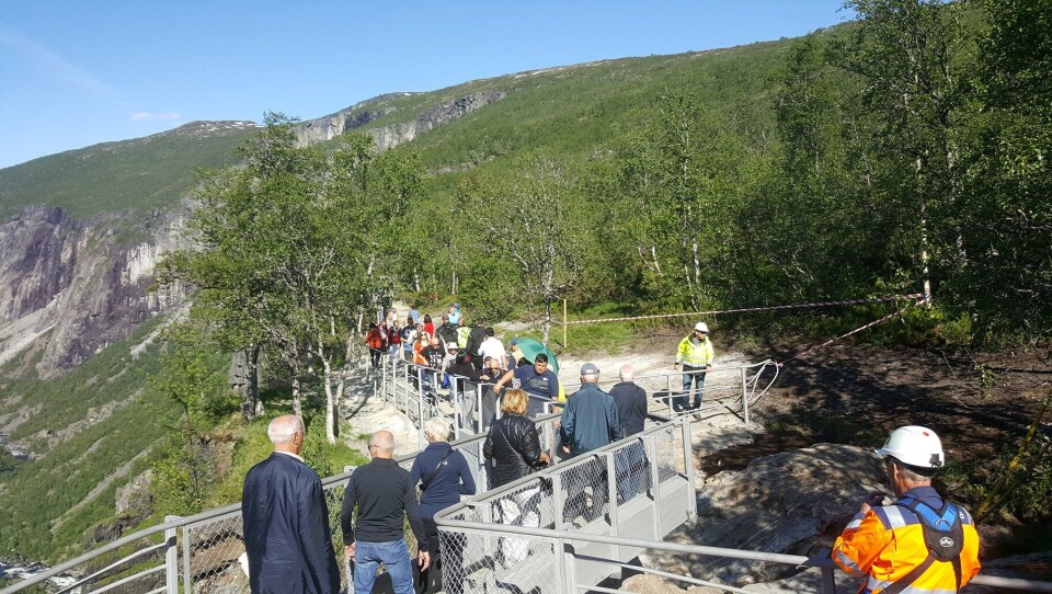 Utbyggingen av nytt hovedanlegg inkluderte åtte utsiktsplattformer, tre bruer, tilførselsveier, rampe for handikapp-adkomst og oppgradering av parkeringsområdet.