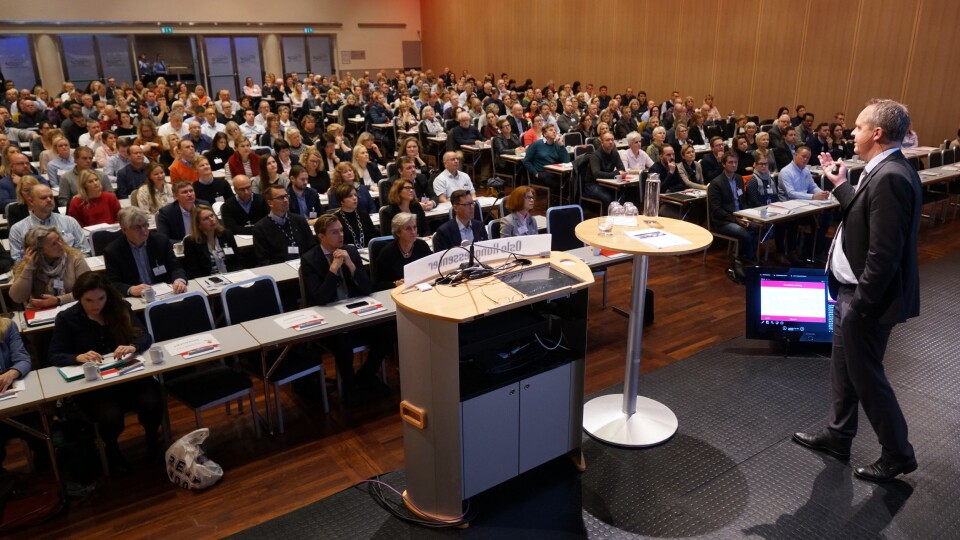 Over 300 deltakere fra næringslivet deltok på Tolldagen 2017. Tolldirektør Øystein Børmer presenterte seg selv og etatens nye virksomhetsstrategi. (Foto: Terje Heiestad)