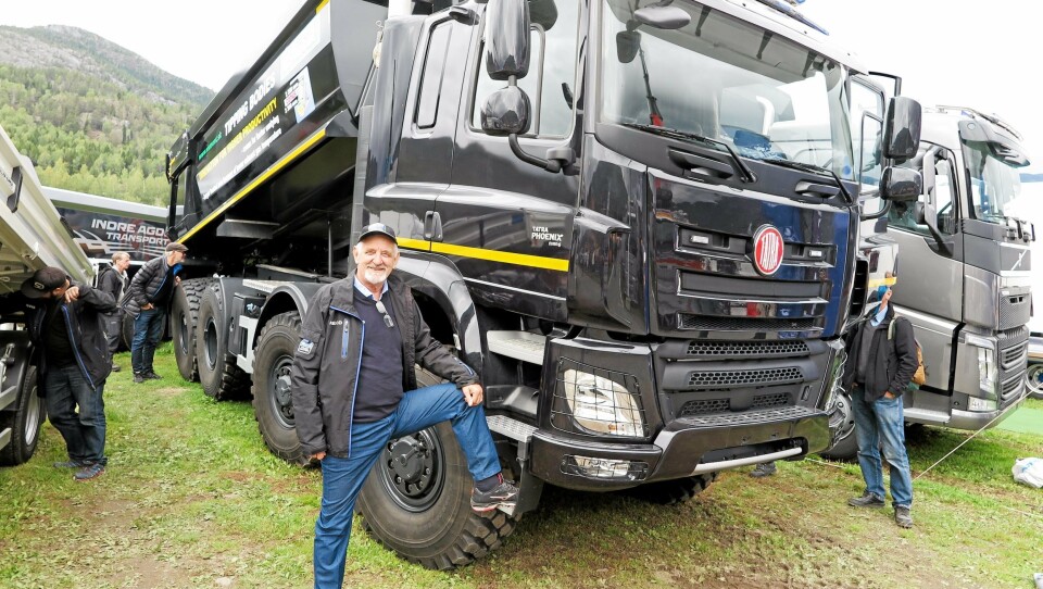 BLIKKFANGET: En Tatra anleggsbil var på plass på E18 Truckcenters stand på Dyrsku’n, og få dager etter reiste Lasse Andersen til Tsjekkia for importforhandlinger.