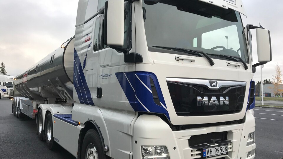 Tanksemitraileren er et samarbeid mellom to norske leverandører, T.N. Vangs mek. Verksted når det gjelder understellet, og Skala Fabrikk AS når det gjelder tank med pumpeutstyr.  Trekkvogna er en MAN TGX 26.500 6x6H BLS.