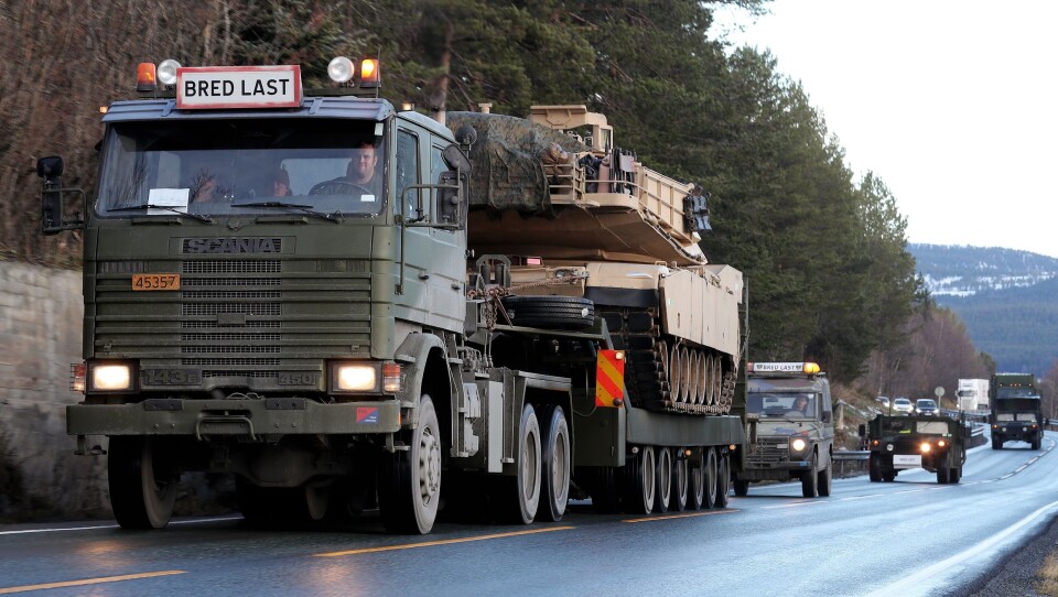 Norsk transport av M1 Abrams for US Marine Corps under NATO-øvelsen Trident Juncture 2018 i Norge.