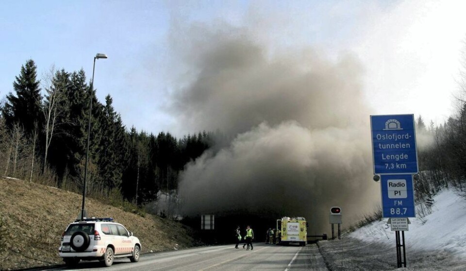 Dagens Oslofjordtunnel er utsatt fo r mange stengninger, på grunn av ulykker, og det har også vært alvorlige brannepisoder i tunnelen.