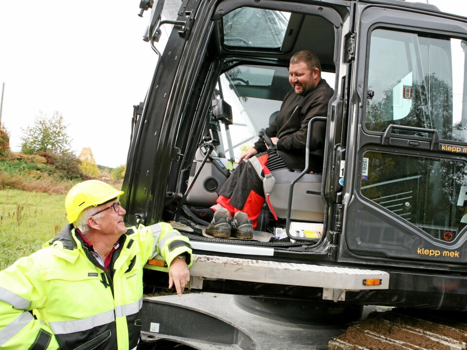 HUMØR: Latteren sitter løst både hos Dag Bråthen, Hesselberg Maskin og Kim. A. Nielsen.