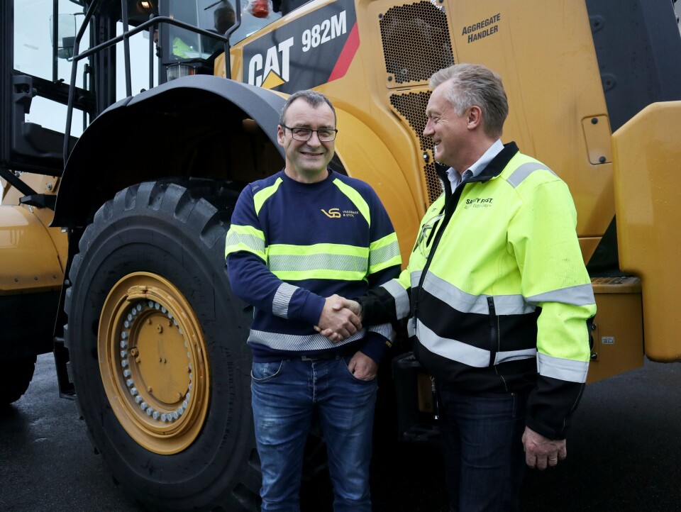 AVTALEN: Maskinsjef Jostein Ytreland (t.v.) i Vassbakk & Stol og Pons Per Olav Listou har jobbet tett sammen i hele prosessen.