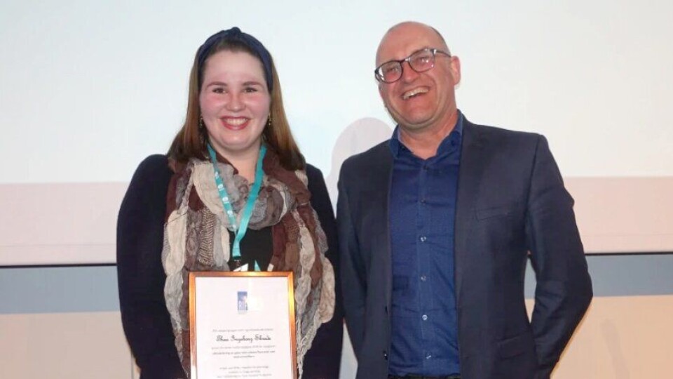Prismottaker Thea Ingeborg Skrede (Norconsult) og prisutdeler Svein Erik Bakken (RIF/Sweco).