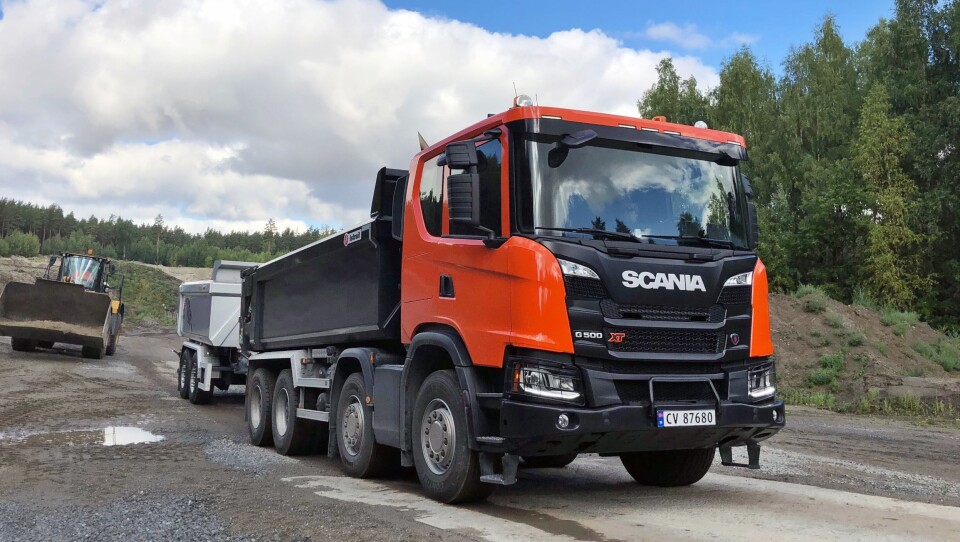 Scania troner på toppen av den samlede lastebilstatistikken for 2018. Samlet for alle merker og vektklasser, økte markedet med 8,5 prosent fra året før. Se detaljene i tabellen i artikkelen. Scania troner på toppen av den samlede lastebilstatistikken for 2018. Samlet for alle merker og vektklasser, økte markedet med 8,5 prosent fra året før. Se detaljene i tabellen i artikkelen.