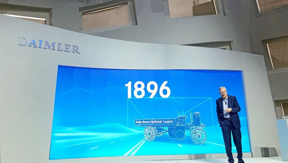 Toppsjef i Daimler Trucks, Martin Daum: - Legger videre utvikling av platooning på is, men benytter det vi har lært om kjøremønstre videre i utviklingen av selvkjørende biler.