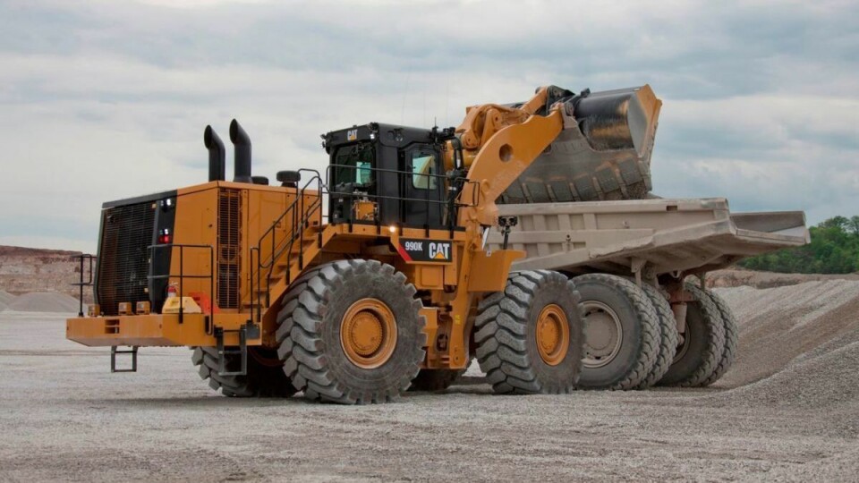 Cat 990K Aggregate Handler.