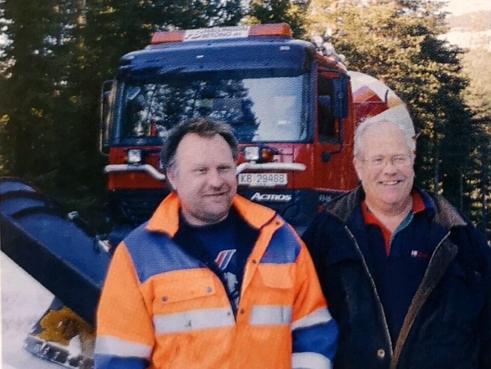 Idéutklekker og daglig leder av Hallingdal Betong, Sigurd Tveito (t.h.) og sjåfør Egil Alfsen, litt skuffet over HGS.