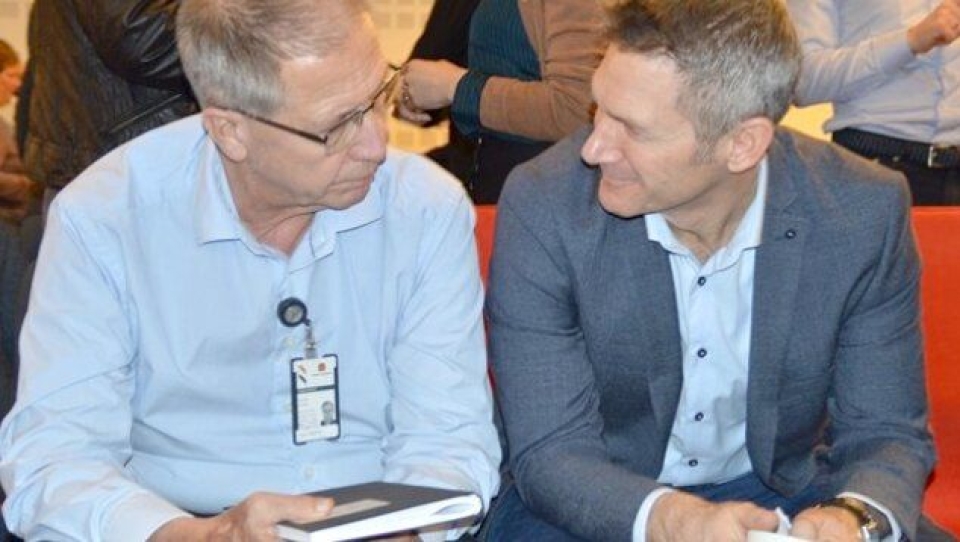 Vegdirektør Terje Moe Gustavsen (t.v.) inviterte anleggsbransjen til dialogmøte, og leder av Krimenheten i Statens vegvesen, Jon Molnes, informerte om hva han har funnet etter ett års arbeid på veiområdet.