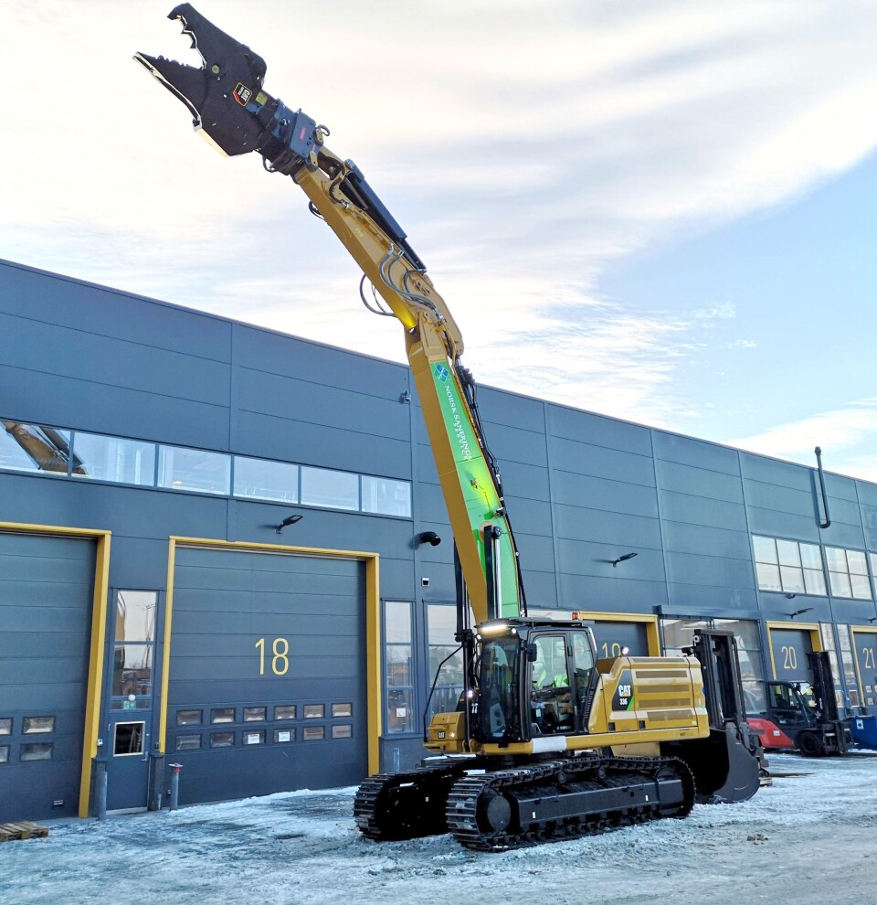 Pons sveiseverksted på Berger i Akershus har rettet bommen, bygget inn mer motvekt og bygget skuffesylinderbeskyttelse på denne nye Cat 336 Next Generation-en som ble levert til Norsk Saneringsservice 11. januar 2019.