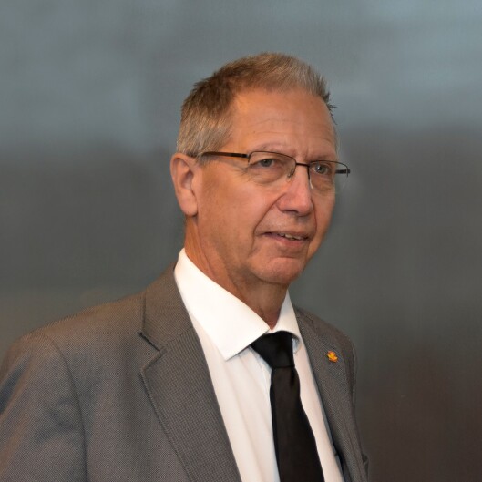 Vegdirektør Terje Moe Gustavsen har lagt frem et forslag som innebærer store forandringer i Statens vegvesen. Se forslaget (Utredningen) i lenken i artikkelen. Vegdirektør Terje Moe Gustavsen har lagt frem et forslag som innebærer store forandringer i Statens vegvesen. Se forslaget (Utredningen) i lenken i artikkelen.