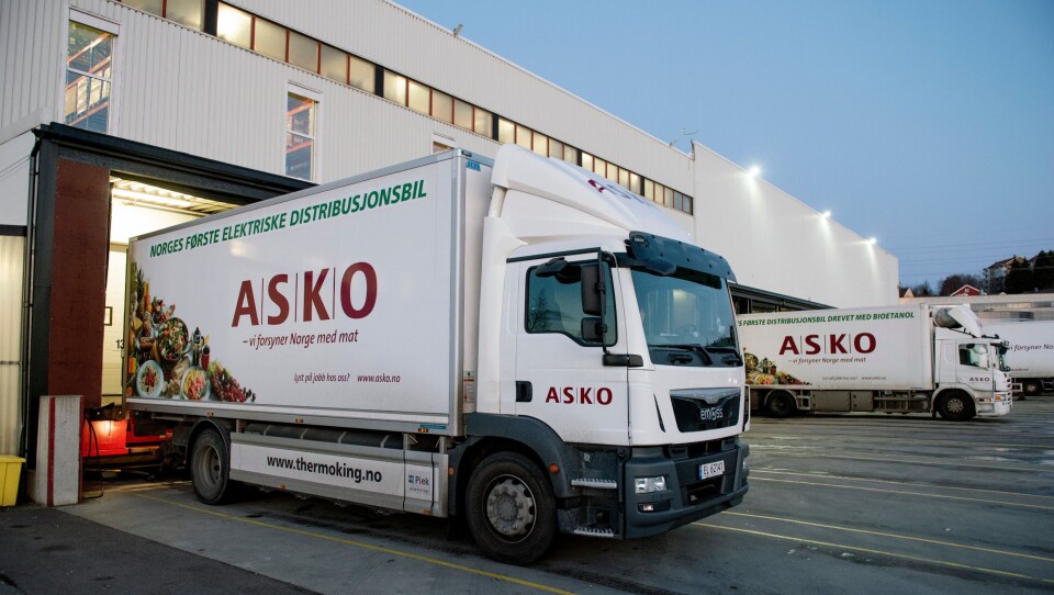 ASKO og andre transportbedrifter trenger parkeringsplassene for varelevering.