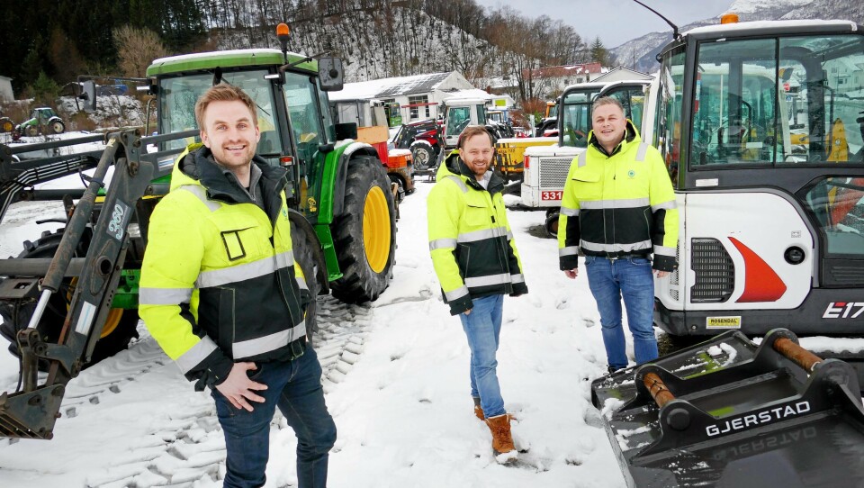 Norsk Maskinformidling har fått ny mann med på laget. Fra venstre: Aleksander Stople, Kristoffer Bjelland og Kjetil Stople.