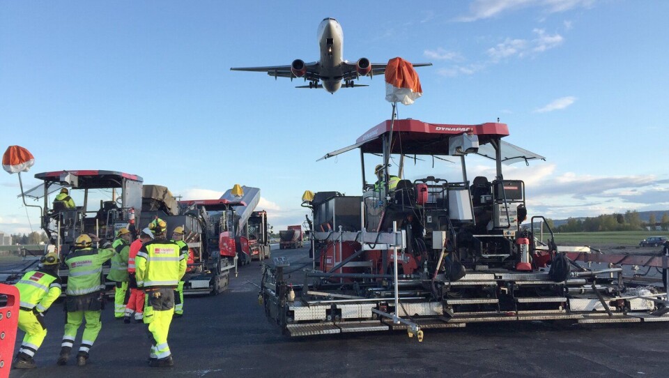 Asfalt flyplass foto Veidekke