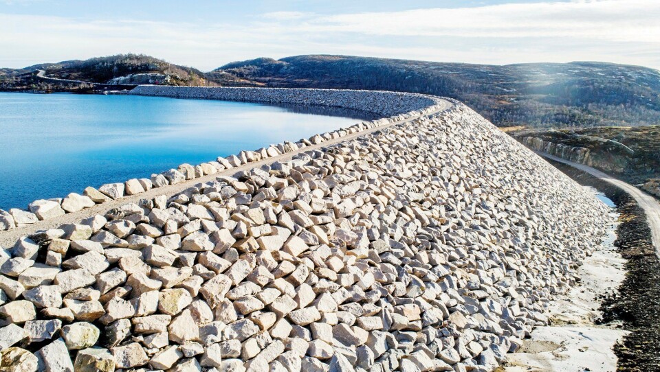 Steinsettingen i Dam Skjerkevatn i Åseral.