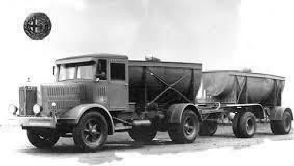 Alfa Romeo 50 bygd mellom 1931 og 1934. 10.6 liters sekssylindret dieselmotor med 80 hk ved 1200 rpm. Maks hastigheten var hele 33 km/t.