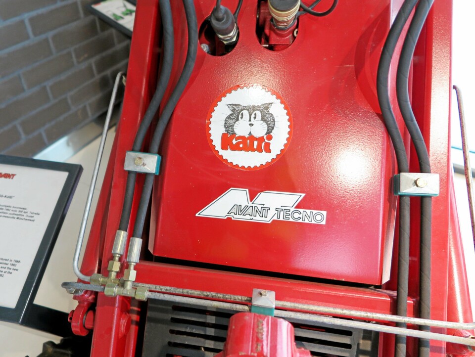 HISTORIEN: Den første maskinen fra Avant Tekno hadde Katti som logo, trolig inspirert av Bobcat.