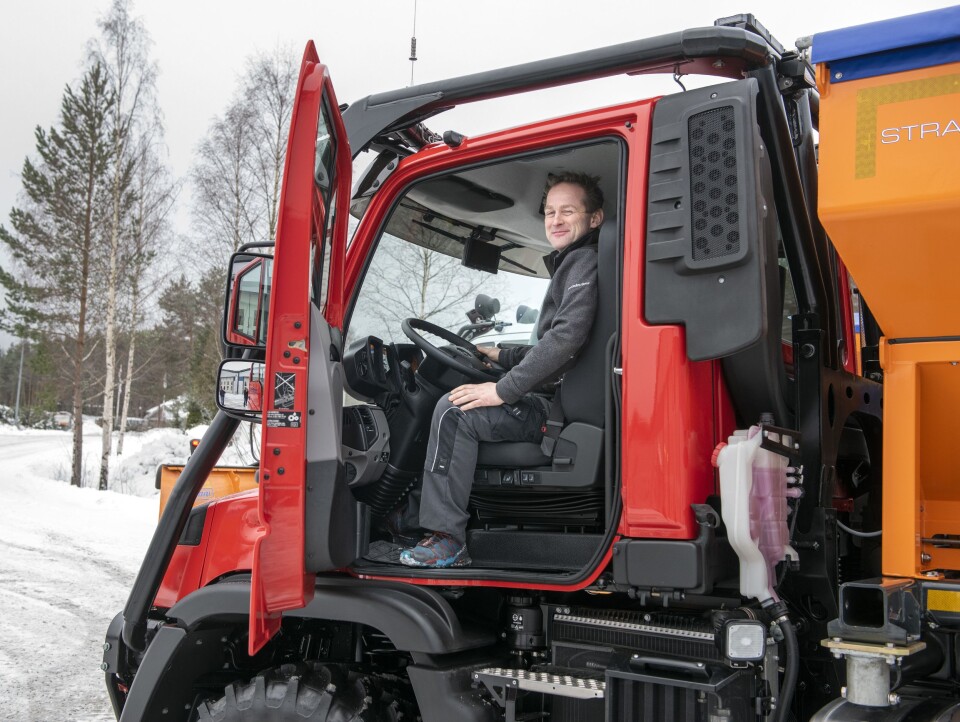 VENTET: Espen Berger i Normog har jobbet og ventet i 10 år for å få Unimog registrert som traktor igjen.