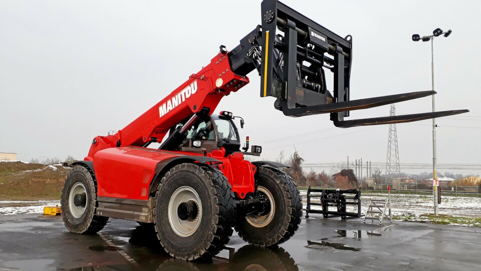 STERK: MHT 12330 er Manitous nye teleskoptruck-kjempe. Den kan løfte 33 tonn.