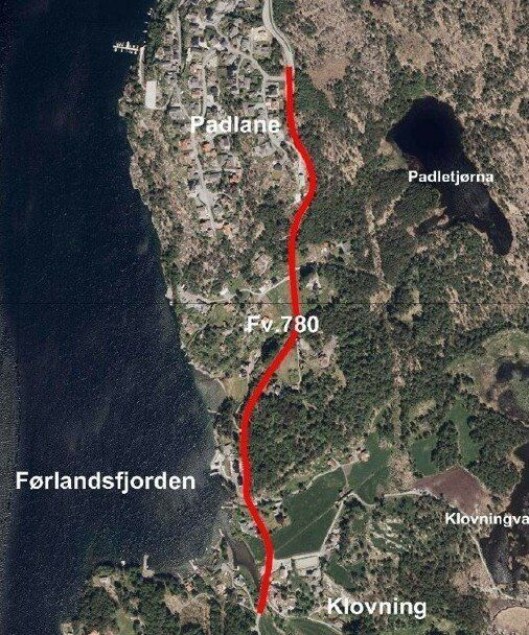 Det skal bygges gang- og sykkelvei langs fv. 780 Padlane-Klovning, merket med rødt. Det skal bygges gang- og sykkelvei langs fv. 780 Padlane-Klovning, merket med rødt.