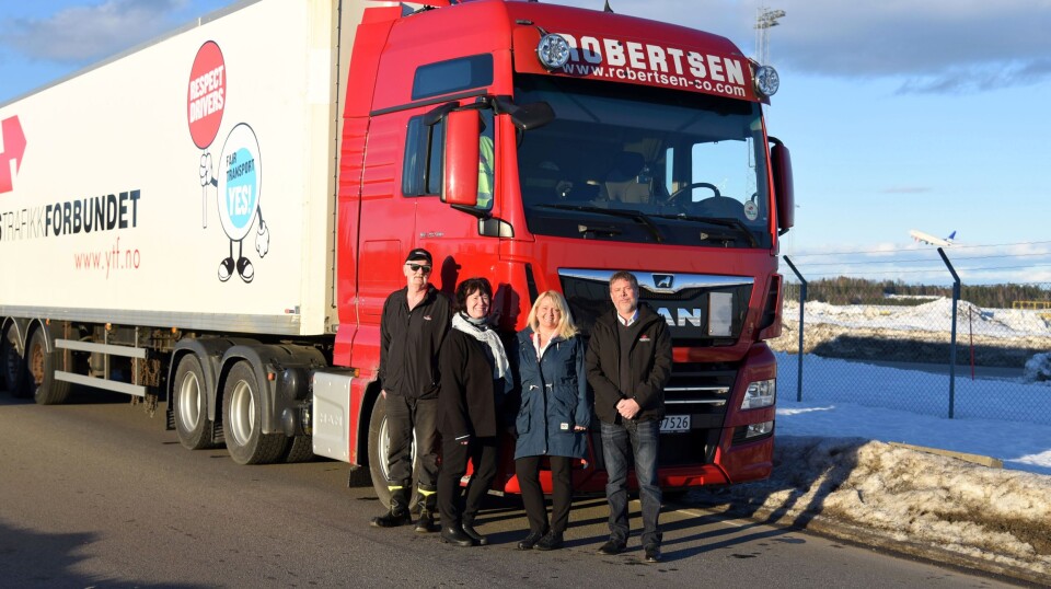 Fra venstre: Leder i YTF Logistikk Jan Arne Laberget, leder for Parat Kabinforbund Anneli Nyberg, nestleder i YTF Trude Valle og forbundsleder i YTF Jim Klungnes.