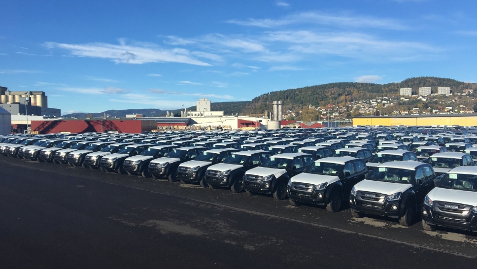 LAGER: Alle Isuzuer kommer til Drammen og leveringstiden er ekstremt kort.