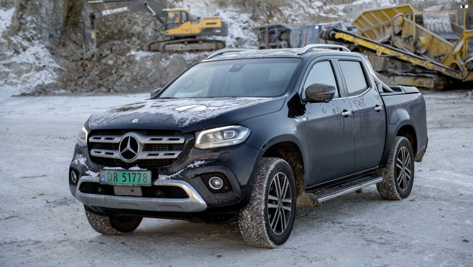 TØFF: Mercedes-Benz X-klasse har hatt et tøft utseende siden den ble lansert. Nå har det kommet motor og girkasse som står til utseende.