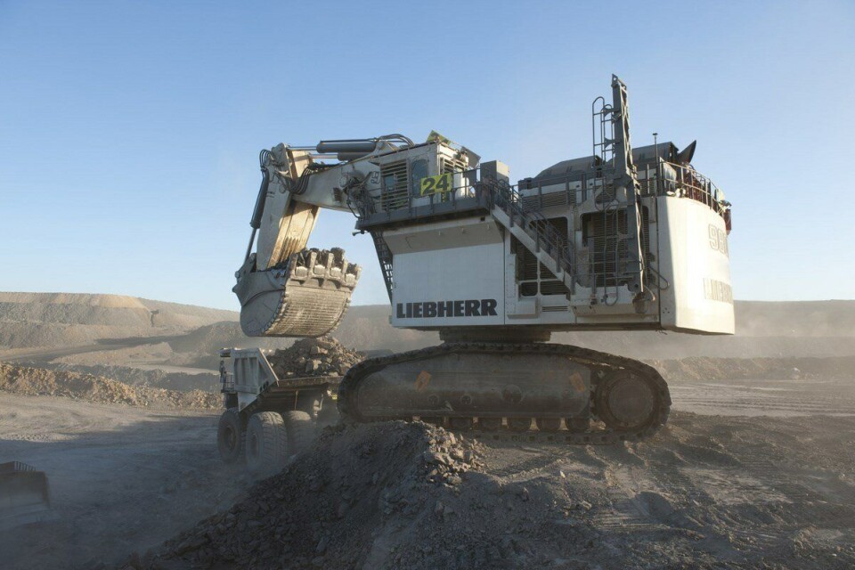 STOREBROR: Liebherr R 9800 E er den største maskinen i serien, på 800 tonn, og er R 9200 Es storebror.