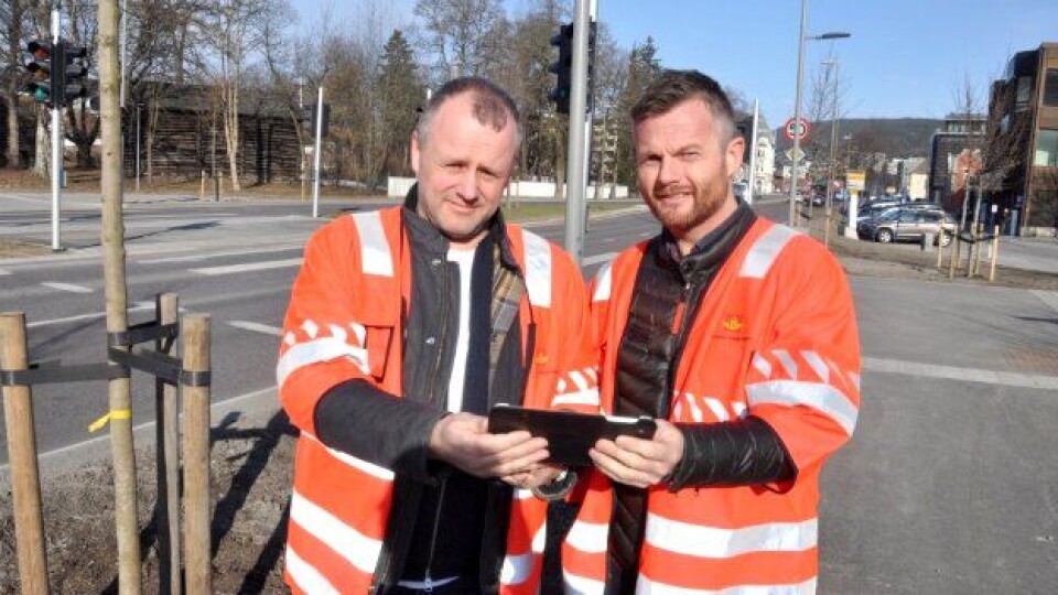 PC og Ipad var viktigste verktøy under planlegging, prosjektering og bygging av «nye Bjørnson» i Drammen for prosjektleder Tom Hedalen (t.v.) og byggeleder Thomas Holst i Statens vegvesen.