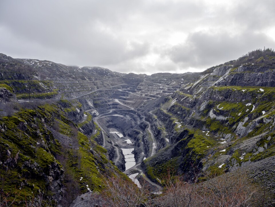 ENORMT: Bruddet på Titania er 2,9 kilometer langt, 600 meter bredt og 300 meter dypt. Da kreves det grov redskap.