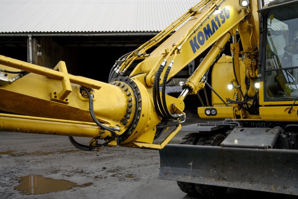ORIGINALT: Løsningen med roterende stikke er en fabrikkløsning fra Komatsu